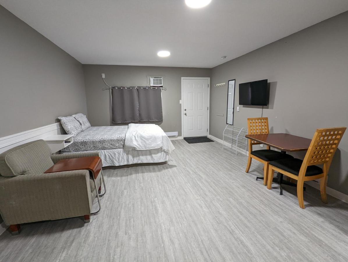 Riverside Motel Medicine Hat Kültér fotó