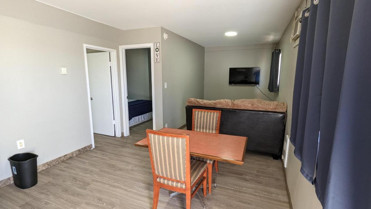 Riverside Motel Medicine Hat Kültér fotó