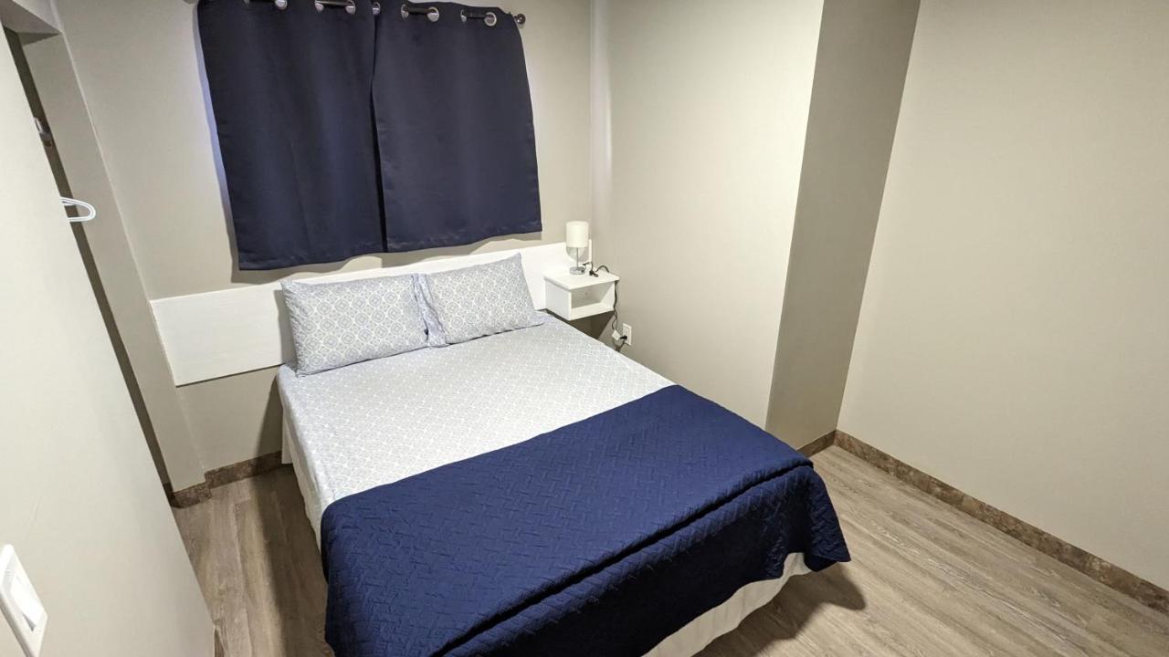 Riverside Motel Medicine Hat Szoba fotó