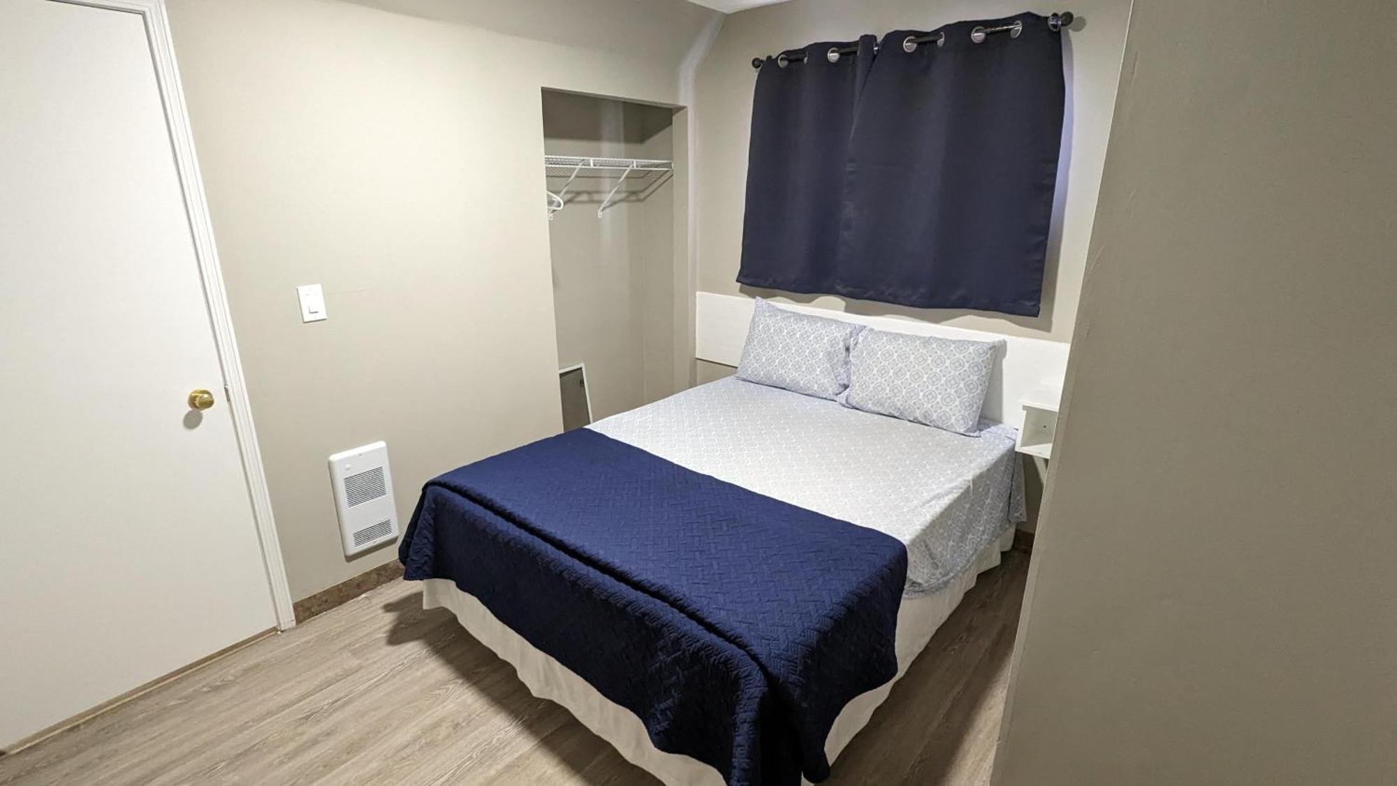 Riverside Motel Medicine Hat Szoba fotó